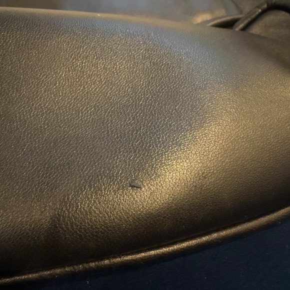 Medium Squeeze bag in mellow nappa lambskin - Picture 8 of 8